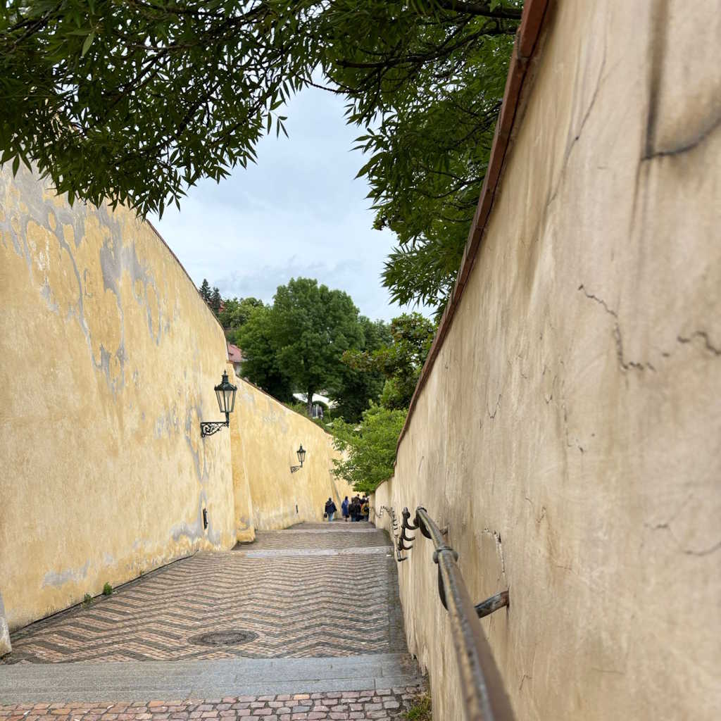 Tours R Us - Castle to Clock - Image 080